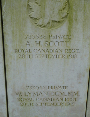 CWGC headstone for Pte Alyne Scott and Pte Waldo Lyman, DCM, MM
